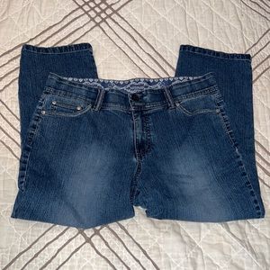 Bandolino Jean Capris With Comfort Stretch Waistband Size 10